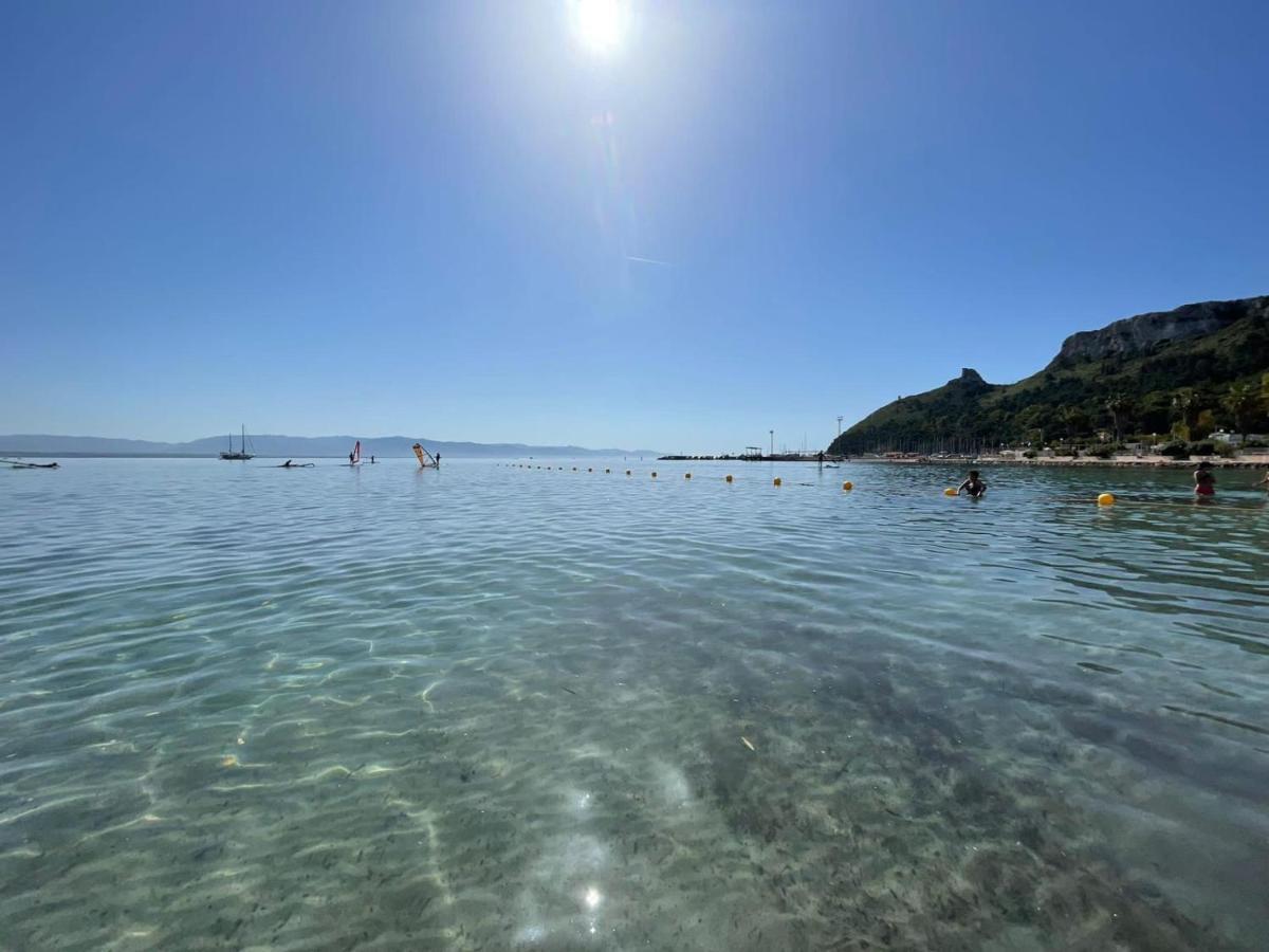 Appartamento Suite Sardinia Holiday กาญารี ภายนอก รูปภาพ