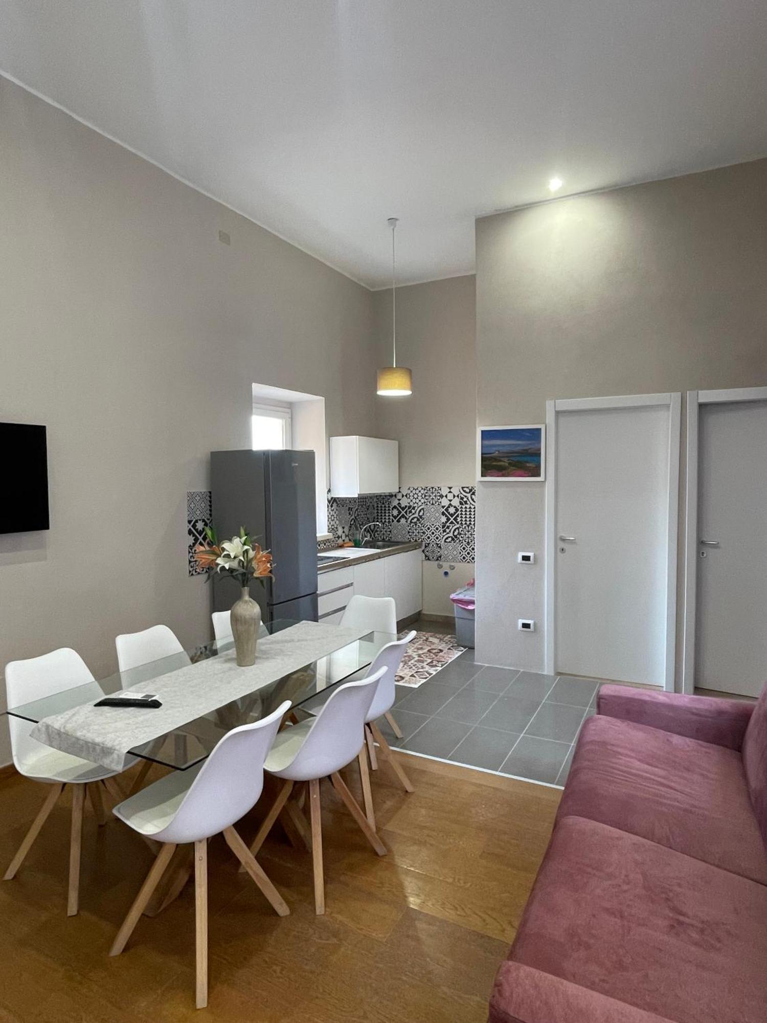 Appartamento Suite Sardinia Holiday กาญารี ภายนอก รูปภาพ