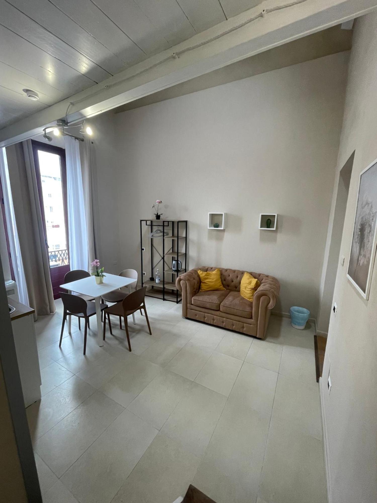 Appartamento Suite Sardinia Holiday กาญารี ภายนอก รูปภาพ